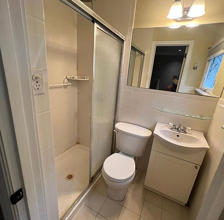 image avant les rénovations de salle de bain