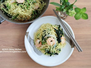 野菜を食べよう！【レシピ】たっぷりほうれん草とプリプリ海老の焼きそば