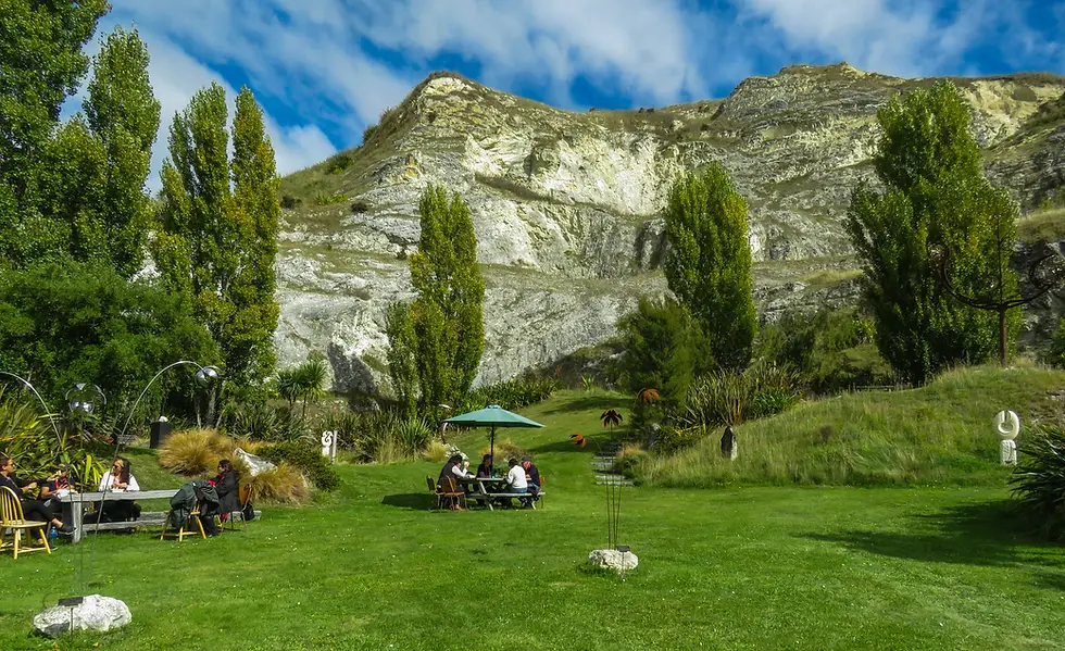 native-garden-picnic-area-sculpture-trail.webp