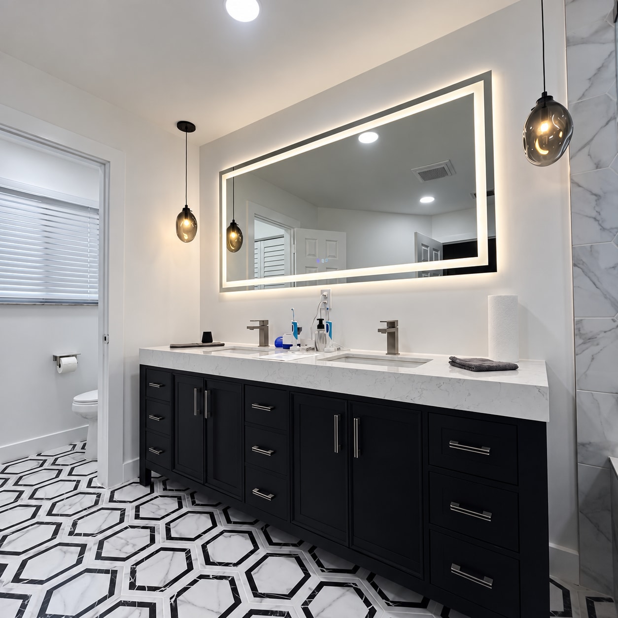 Double vanity & geometric tile