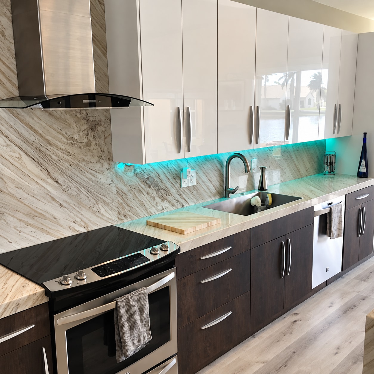 Modern kitchen & marble island — project view 5