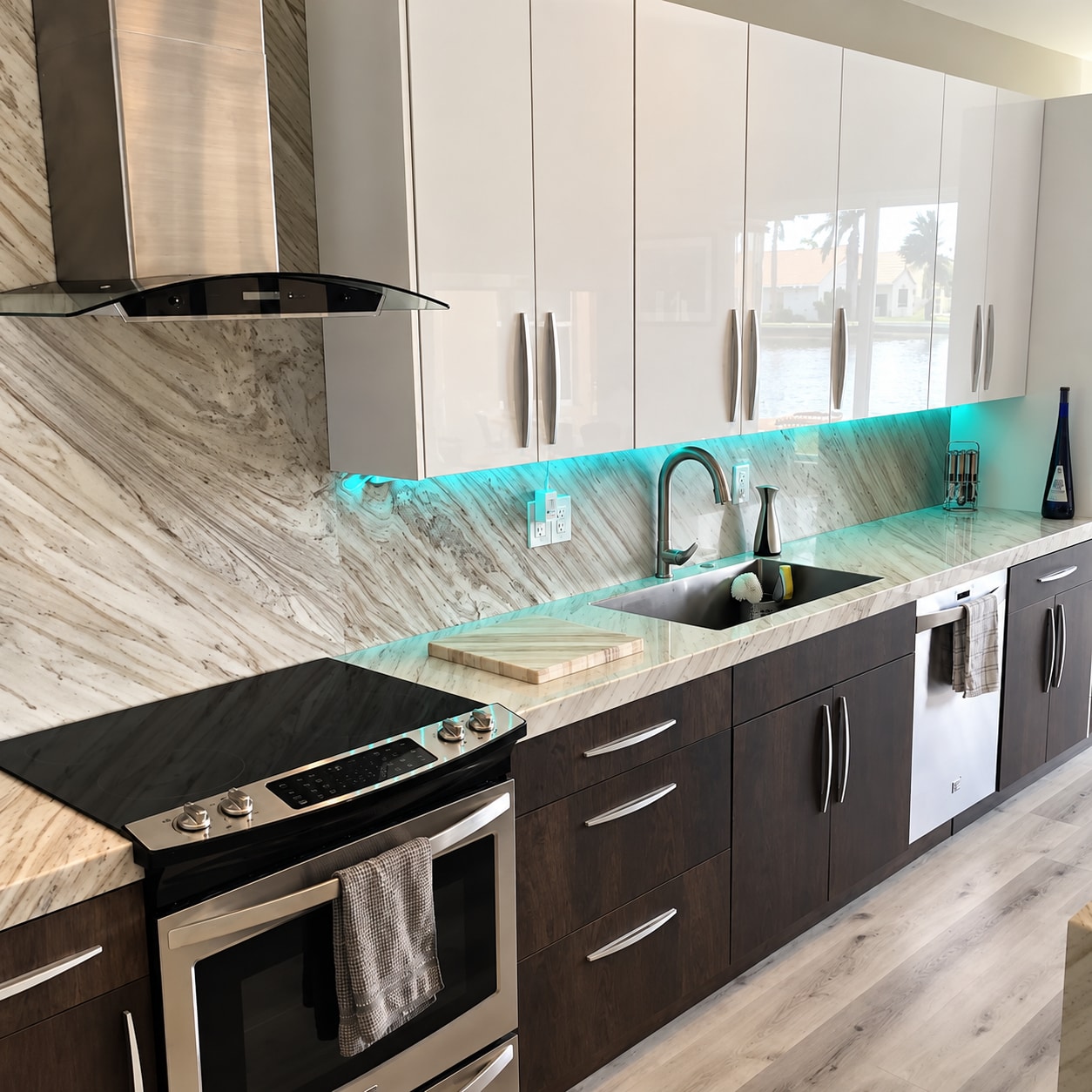 Modern kitchen & marble island — project view 4