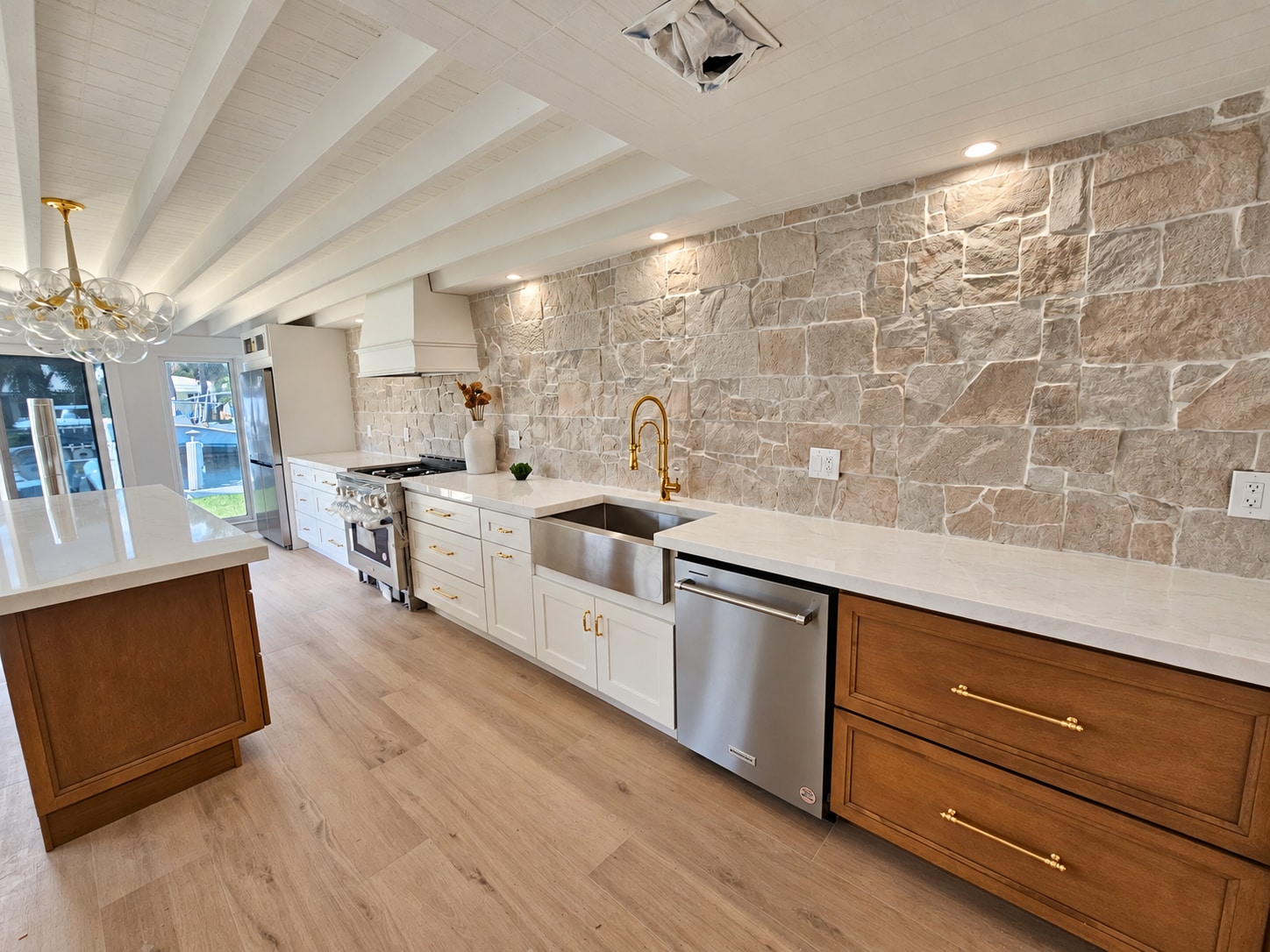 Stone backsplash & wood kitchen