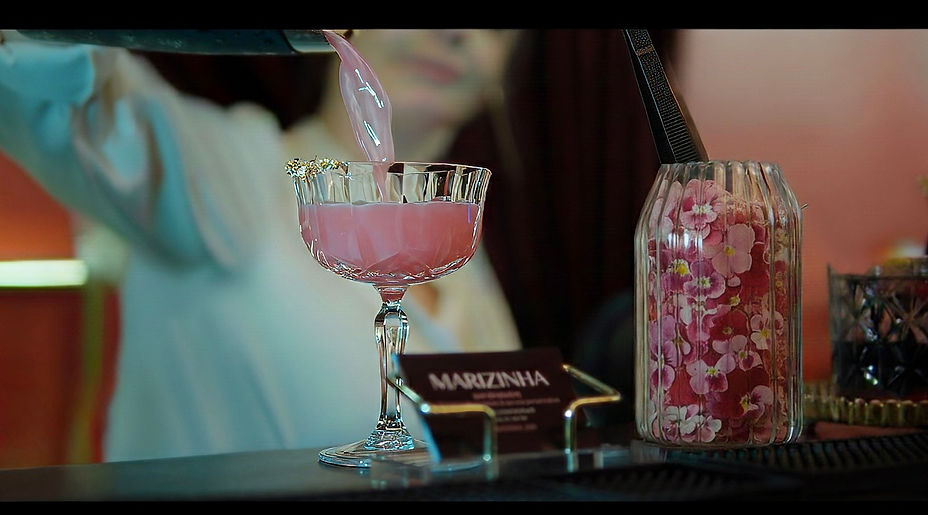 photo du bar Marizinha avec un cocktail.jpeg