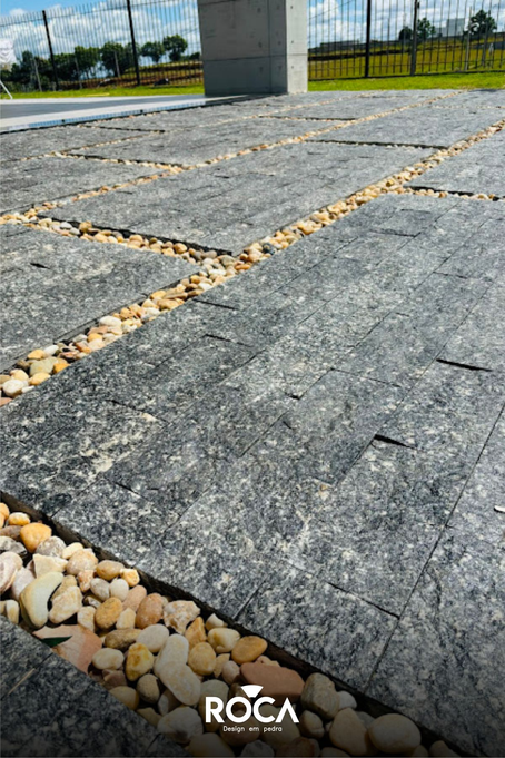 Pavimentação em Pedra Natural para Mobilidade Suave: Soluções em Miracema e Granito para Ciclovias e Calçadões de Alto Padrão