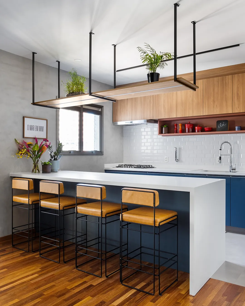 Top 5 Detalhes de Marcenaria e Serralheria Estrutural para Suporte de Bancadas de Grande Formato