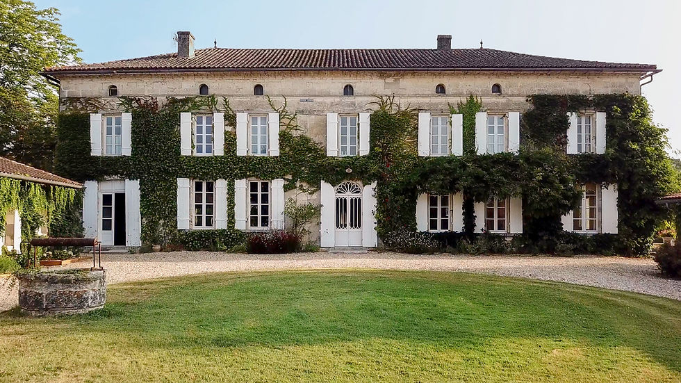 The château at Château Méaume, a family Bordeaux wine estate on the Right Bank