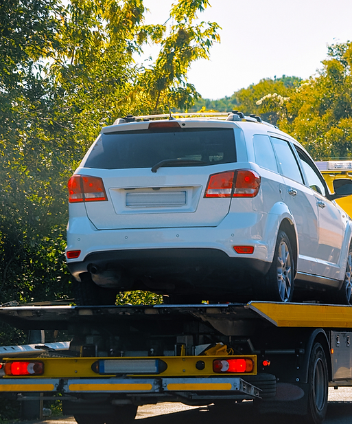Black and White Simple Modern Letter G Monogram Logo (1).png