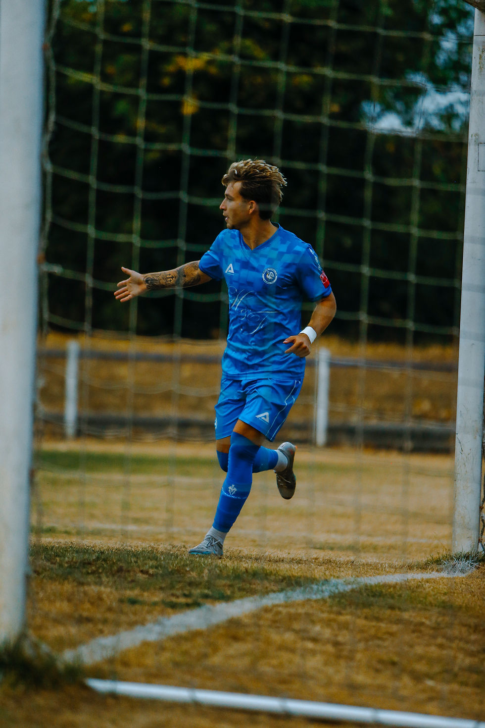 Toby through goal.jpg