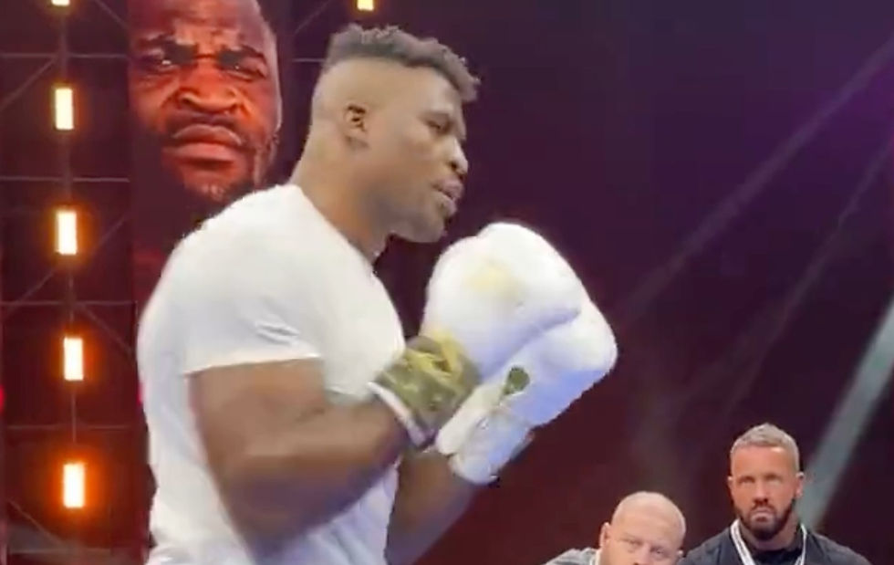 Francis Ngannou et Tyson Fury participent à un entrainement public avant leur combat