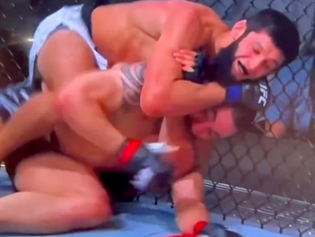 Khamzat Chimaev soumet Robert Whittaker au 1er round à l'UFC 308 !