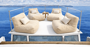 Toit-terrasse très confortable du bateau