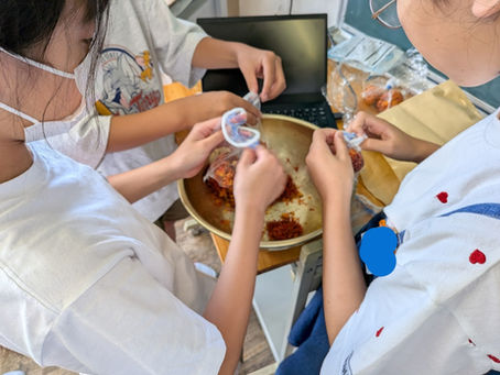 南部小学校で「紅もちづくり」の授業を行いました。
