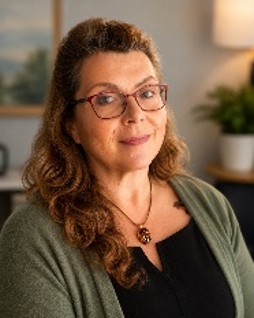 Portrait of Tina Walls