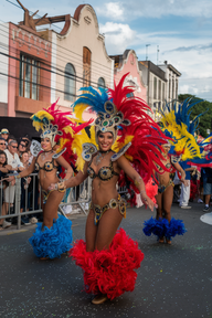 Samba dancers in Rio de Janeiro3.png