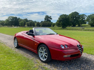          Alfa Romeo Spider 2005 4000 Miles!