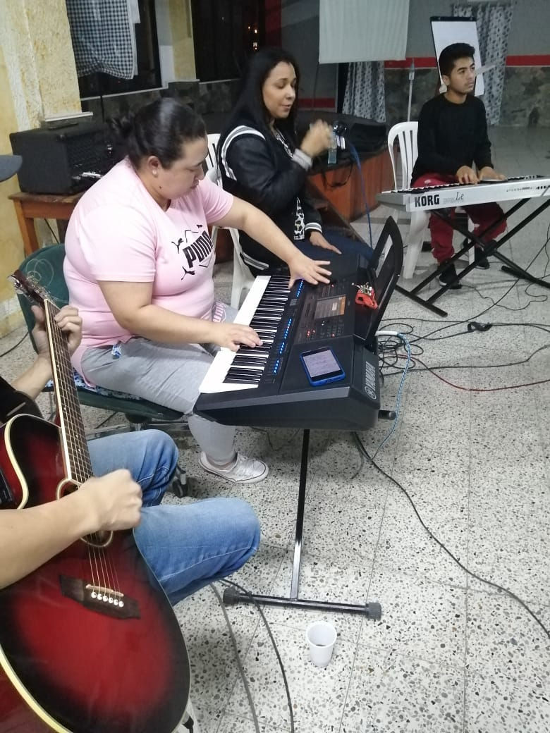 EN CLASES
