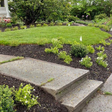 Lowell_Front Garden
