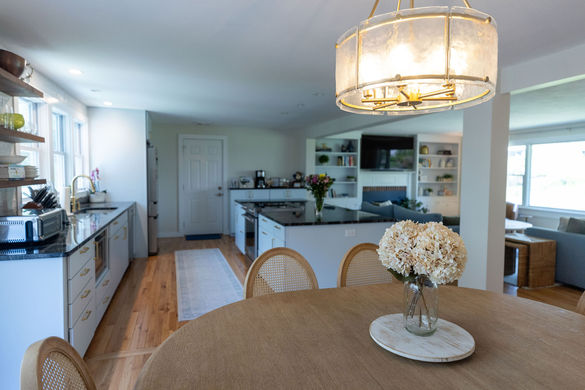 Wavecrest dining and kitchen