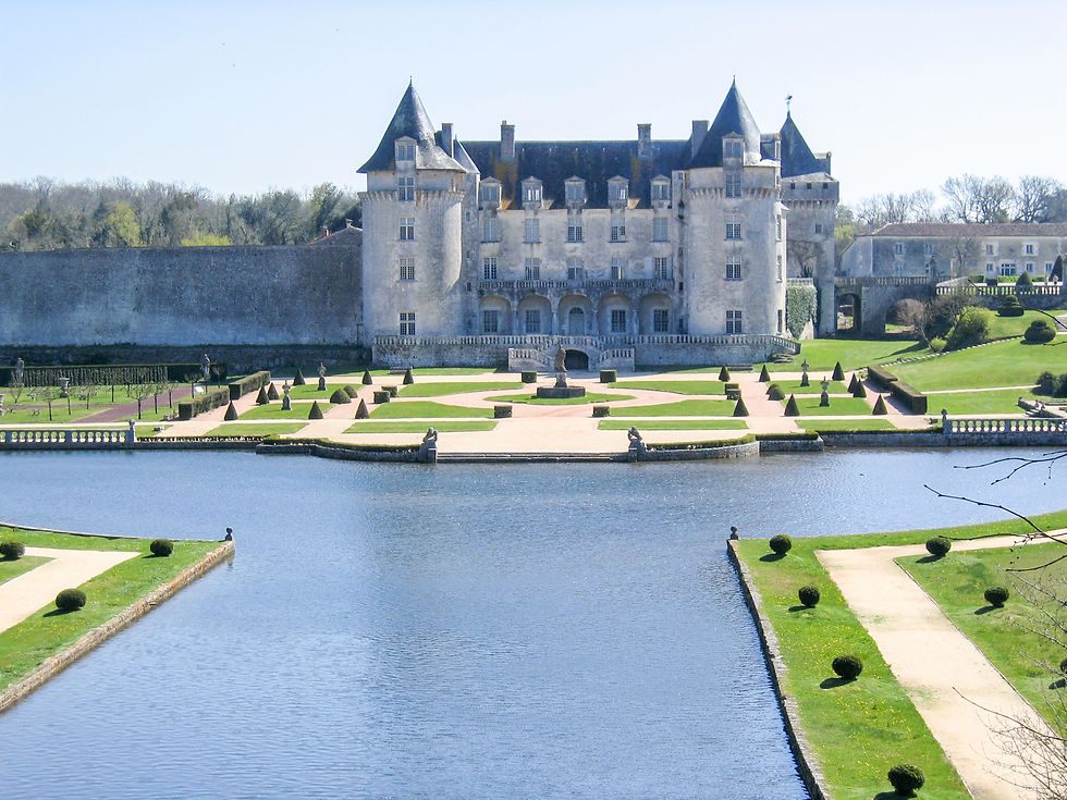 Les châteaux le long de la Charente