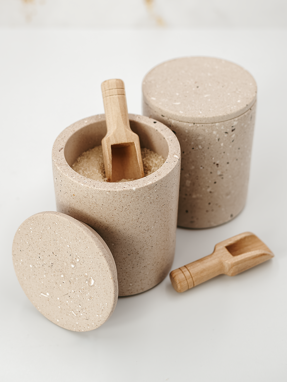 Biophilic Jesmonite Gypsum Acrylic Resin Home Decor Decorative Storage Trinket Box with Lid Beach Sand Seashells Neutral Tan