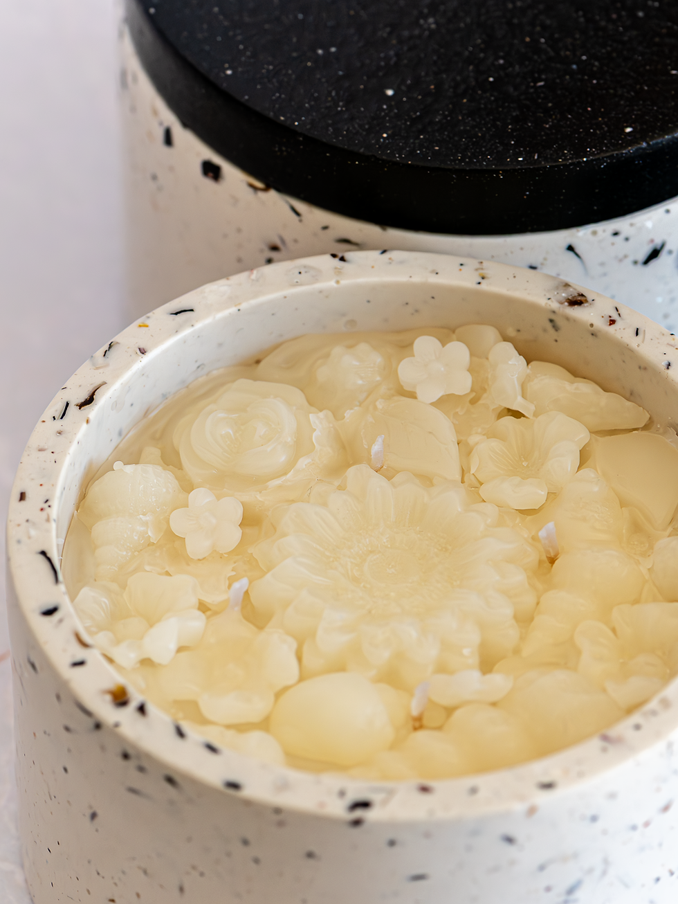 Biophilic Jesmonite Acrylic Resin Gypsum Round Container with Lid Decorative Scented Candle