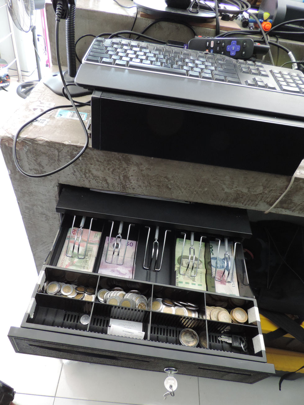 Cajon de de dinero con apertura automatica