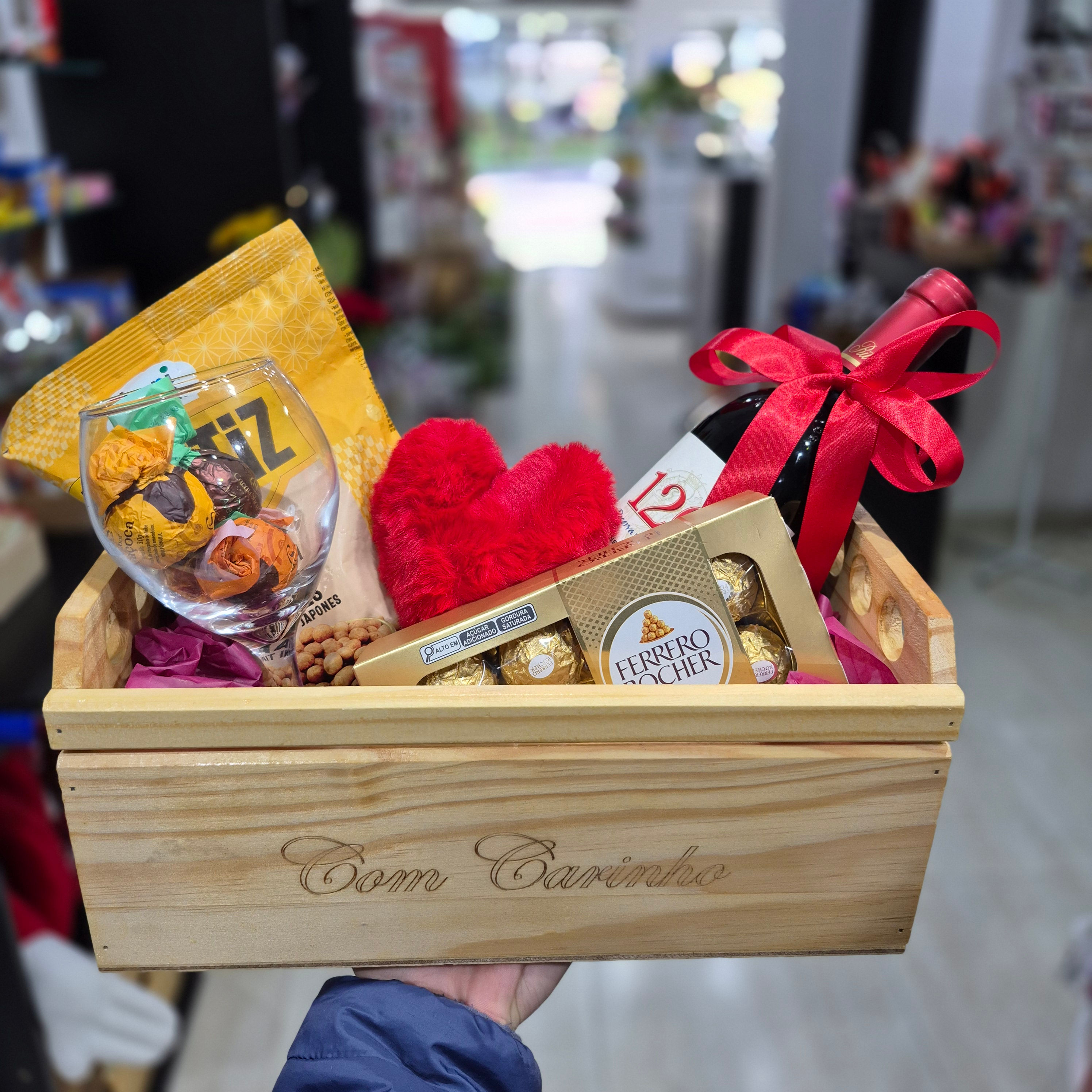 Cesta Box com Vinho Cabernet e Ferrero Rocher