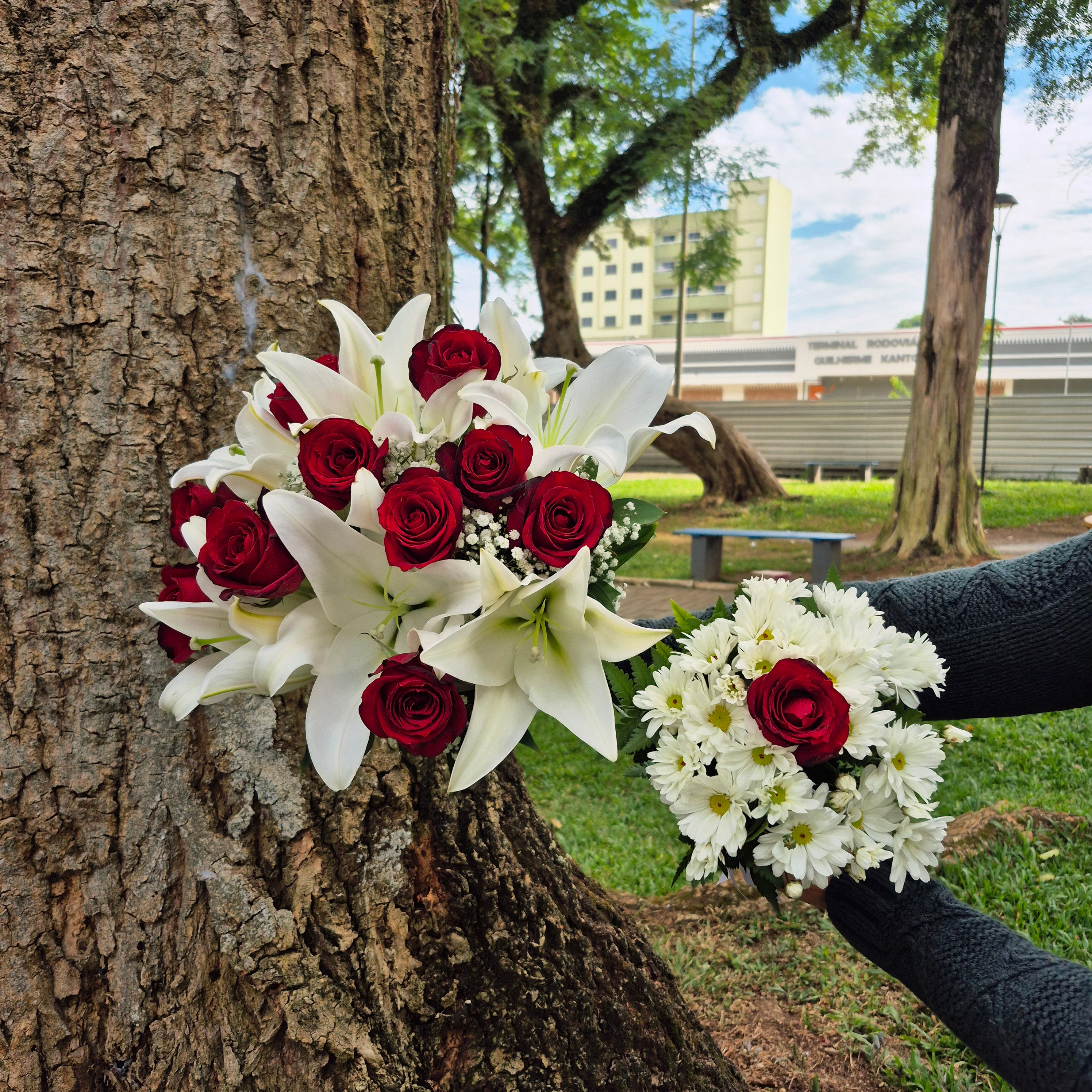 Buquê Encanto Nupcial Vermelho e Branco