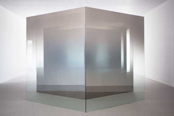 rows of transparent glass corners lined up, reflecting light