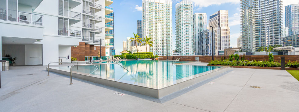 Wind Brickell pool deck courtyard overhead view lounge seating