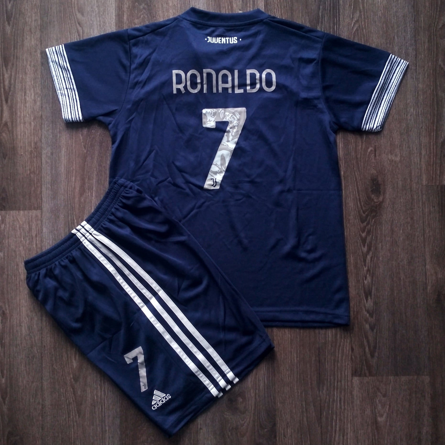 Футбольная форма Ювентус 2020-2021 выездная Ronaldo