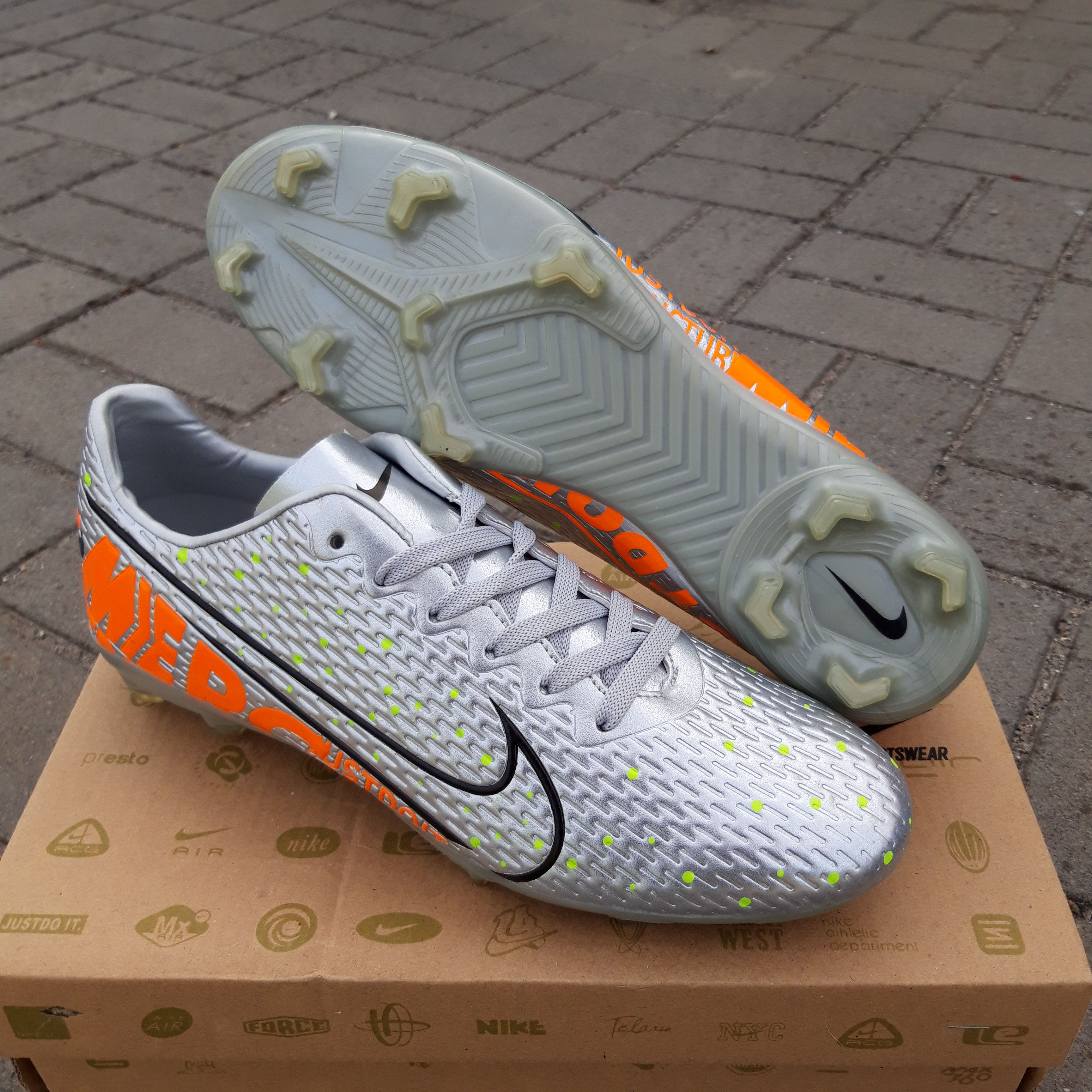 Футбольные бутсы Nike Mercurial Vapor 13 Academy MG / найк / футбольная обувь