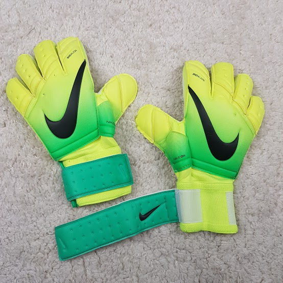 Вратарские перчатки Nike Vapor Grip салатовые / Вратарские перчатки найк вапор