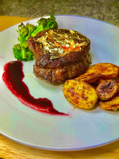  Indulgent menu tailored for intimate celebrations and gatherings