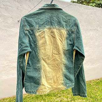 tênis feito de roupas em de autoral exclusivo pela andradeseco andrades&co