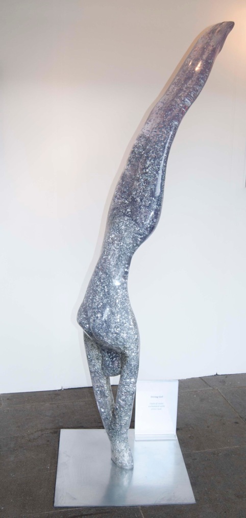 Diving Lady
