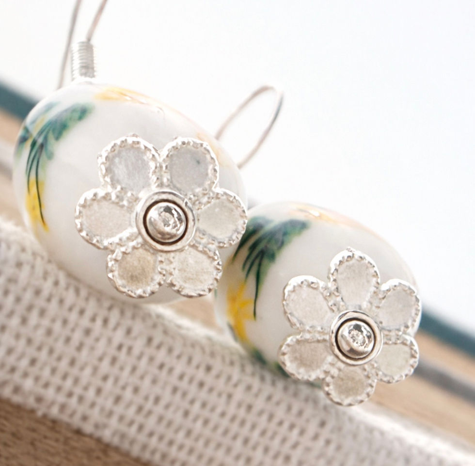 Thumbnail: Dewdrop Porcelain Garden Hearts Collection