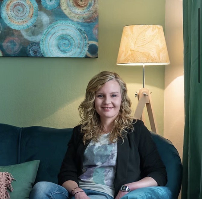 Das ist ein Bild zur Rezession von Mona Metschberger.