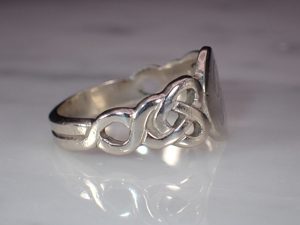 Thumbnail: Vintage Sterling Silver Men's Celtic Knot Signet Monogram Letter "R" Ring