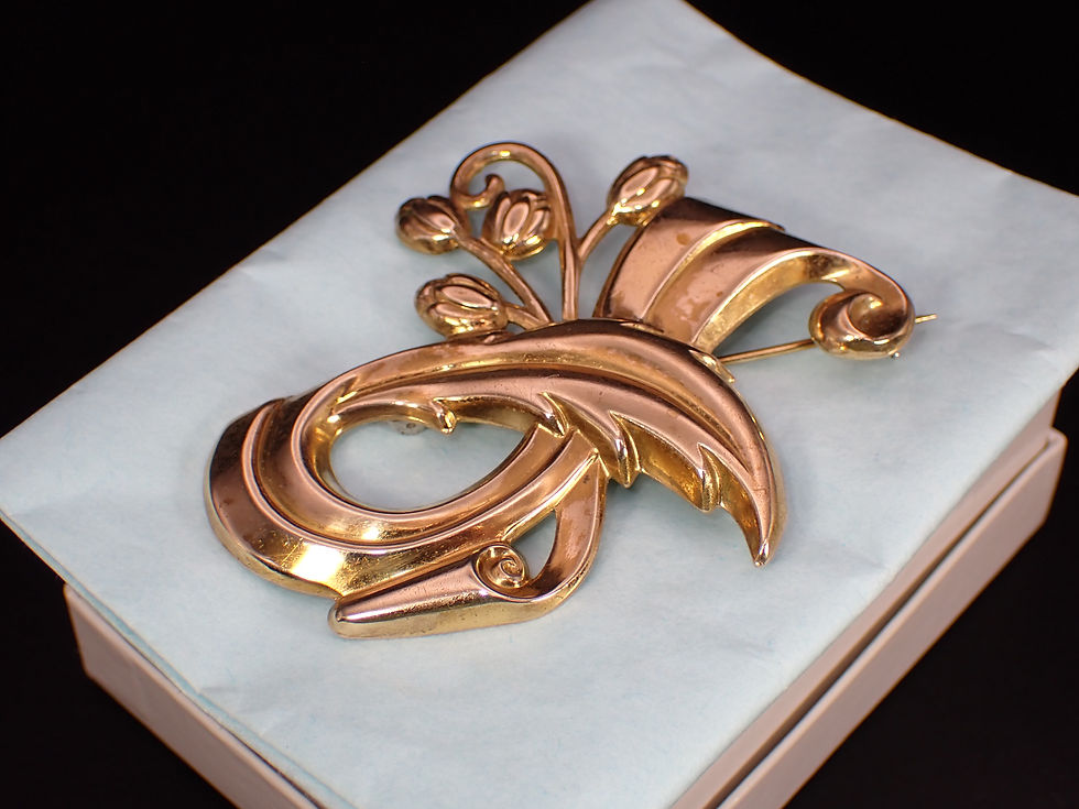 Thumbnail: Unsigned Antique Gold Plated Repousse Tulip Cluster Brooch Pin