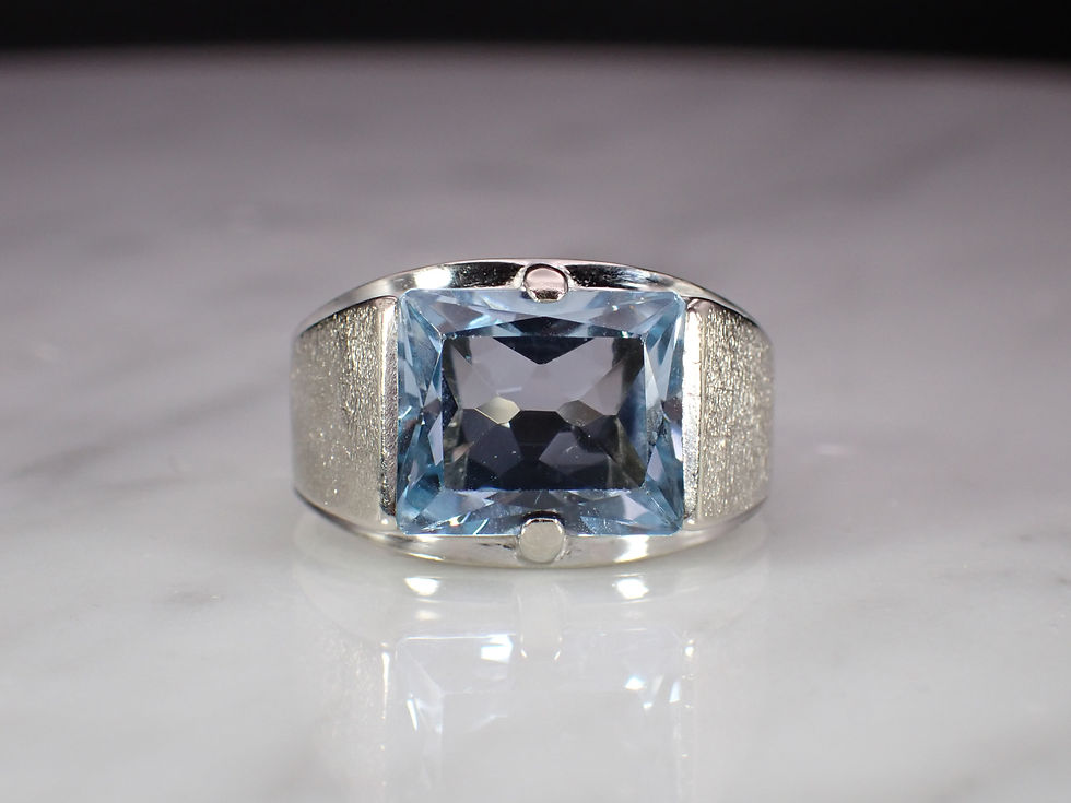 Thumbnail: Vintage Retro 10K White Gold Synthetic Light Blue Spinel Mens Ring