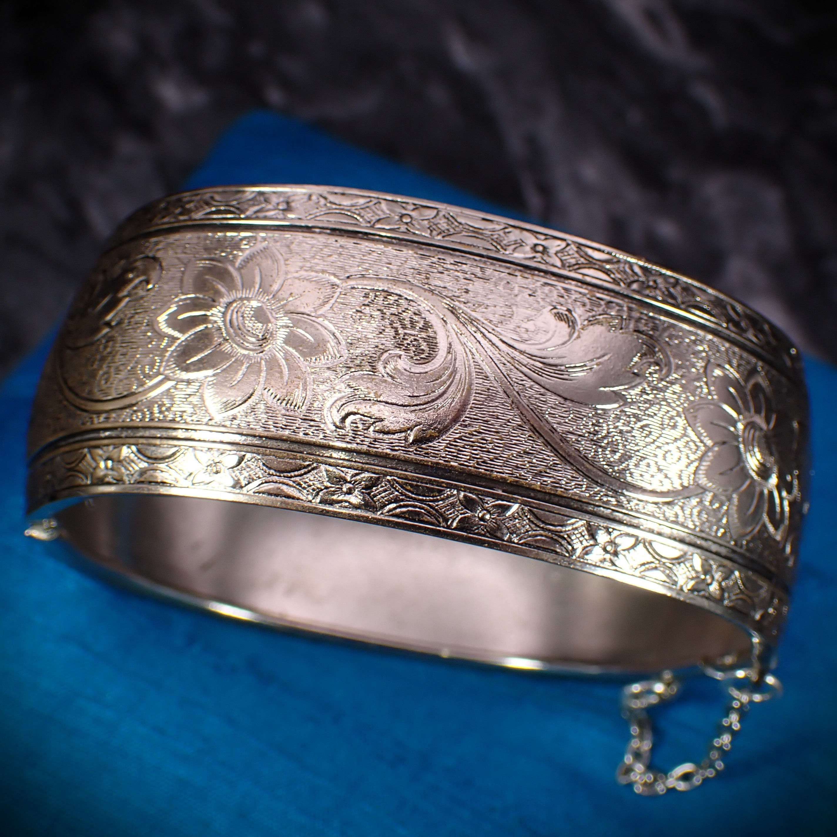 1" Wide Silver Tone Victorian Style Carved Floral Hinged Bangle Wedding Bracelet