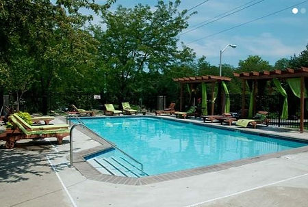 creeks-on-lansdowne-lexington-ky-pool_ed