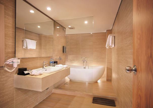 Copy of Harper Suite - Bath room.jpg