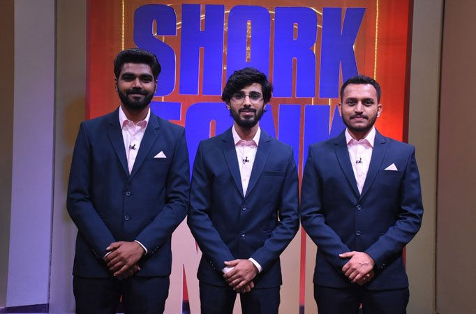 Jayesh Tope, Pritesh Mahajan & Pushkarraj Salunkhe are the founders of Revamp Moto Mitra.