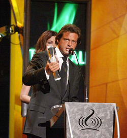 Premiolonuestro2003