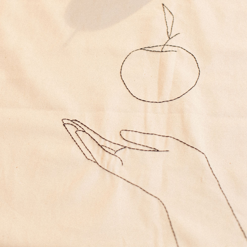 Thumbnail: Life of an apple - Table runner