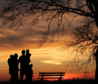 family-3347049_1920.jpg