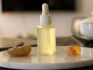 DIY: FACE SERUM WITH LAVENDER AND ROSEMARY